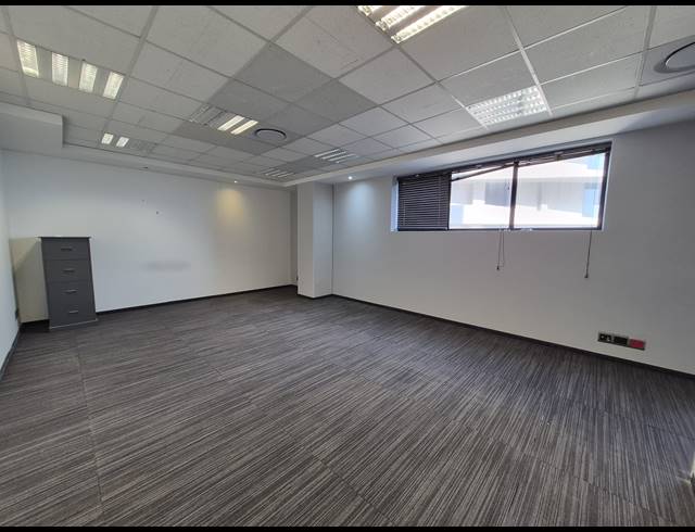 61M² OFFICE TO LET IN SANDTON CENTRAL